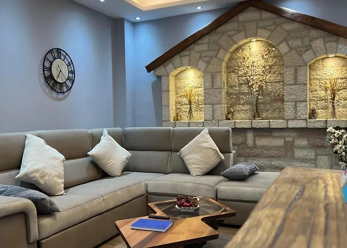 Ora House
