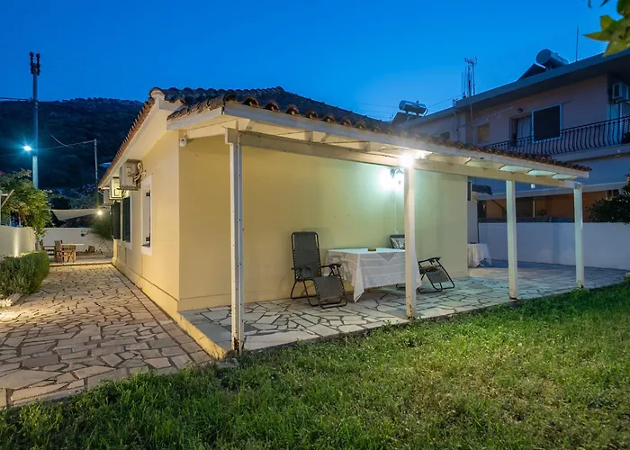 Lena'S Traditional Villa